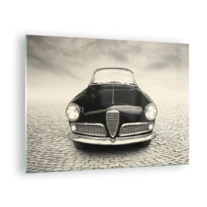 Obraz na skle - Klasické auto na dlážděné silnici v černé a bílé - 70x50cm - Jak mě nemilovat? - Moderní nástěnná dekorace do obývacího pokoje a ložnice ARTTOR