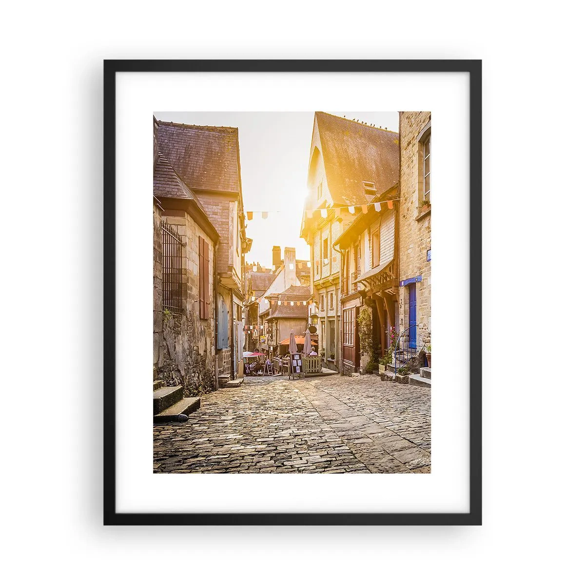 Plakát v černém rámu - Bílý duch městečka - 40x50 cm
