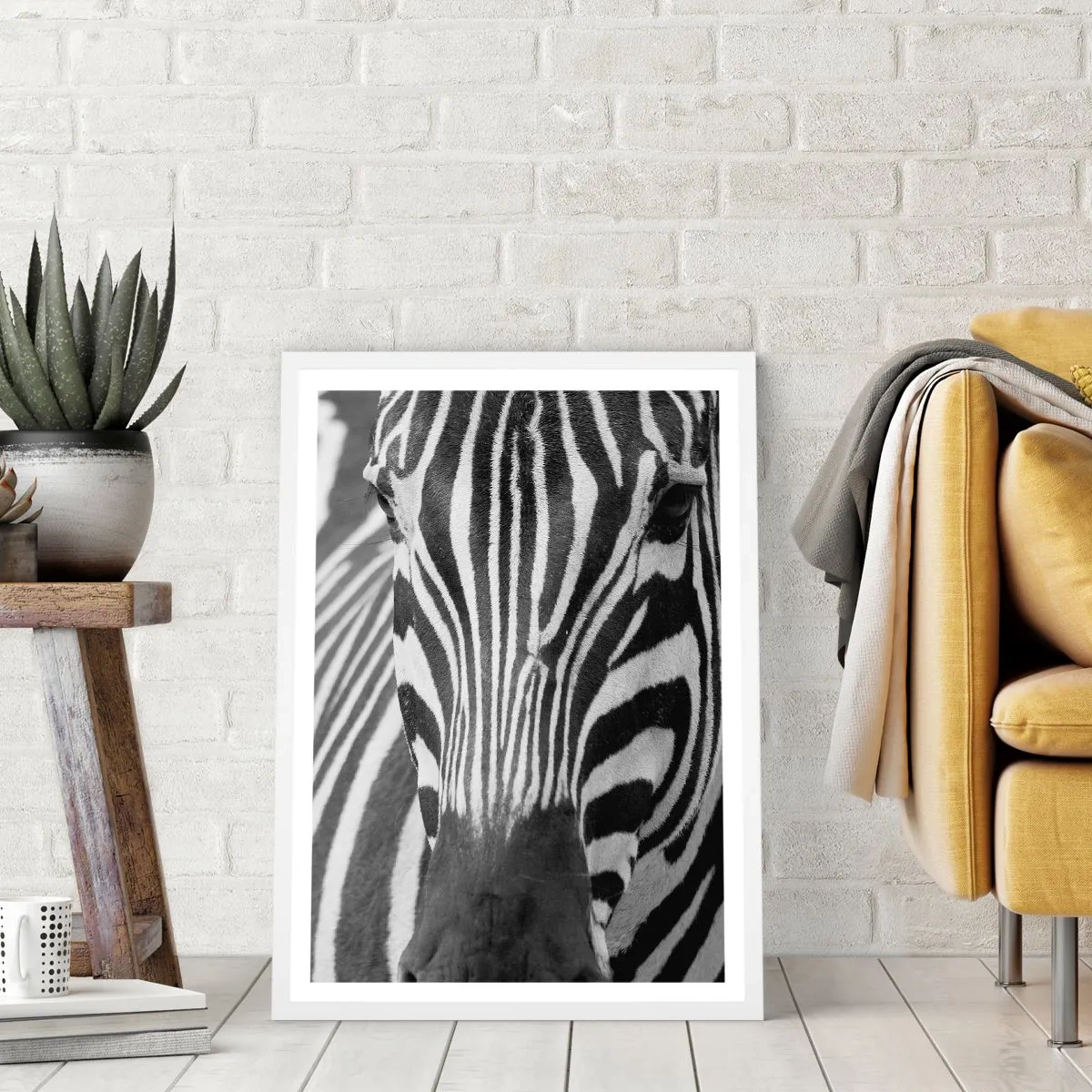 Plakát v bílém rámu - Svět je černo-bílý - 70x100 cm