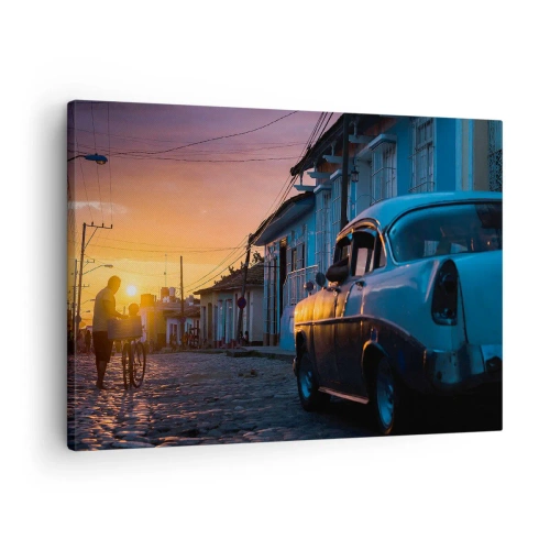 Obraz na plátně - Retro auto a kolo na ulici ve světle zapadajícího slunce - 70x50cm - Zde se zpomaluje čas - Moderní nástěnná dekorace do obývacího pokoje a ložnice ARTTOR
