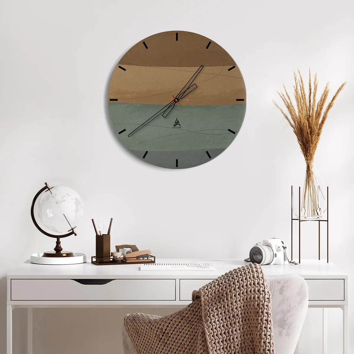 Nástěnné hodiny - Minimalistické pruhy v odstínech hnědé a zelené - 30x30cm - Horizontální kompozice - Moderní nástěnná dekorace do obývacího pokoje, kuchyně a ložnice ARTTOR