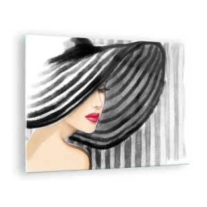 Obraz na skle - Stylová žena v černém a bílém pruhovaném klobouku - 70x50cm - Kde tě hledat? - Moderní nástěnná dekorace do obývacího pokoje a ložnice ARTTOR