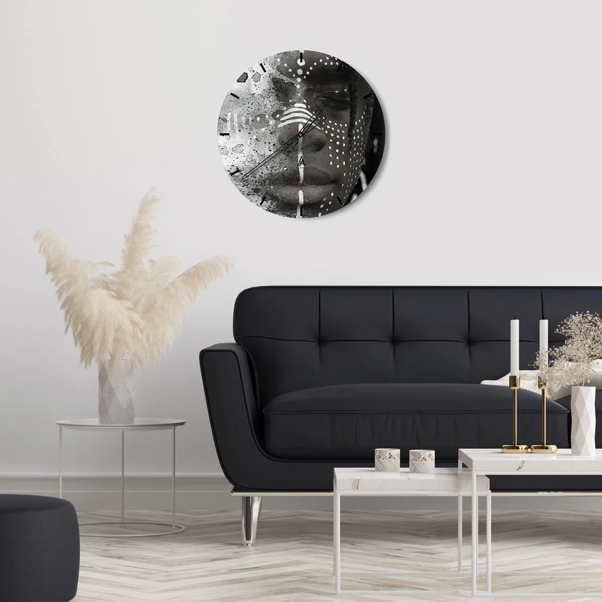 Nástěnné hodiny - Portrét osoby se symbolickou malbou na obličej v odstínech šedé. - 30x30cm - Objev původního ducha - Moderní nástěnná dekorace do obývacího pokoje, kuchyně a ložnice ARTTOR