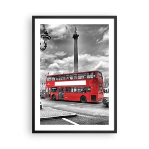 Plakát v černém rámu - Červený autobus na černobílém městském pozadí - 50x70cm - Skutečné krevní řečiště města - Moderní nástěnná dekorace do obývacího pokoje a ložnice ARTTOR