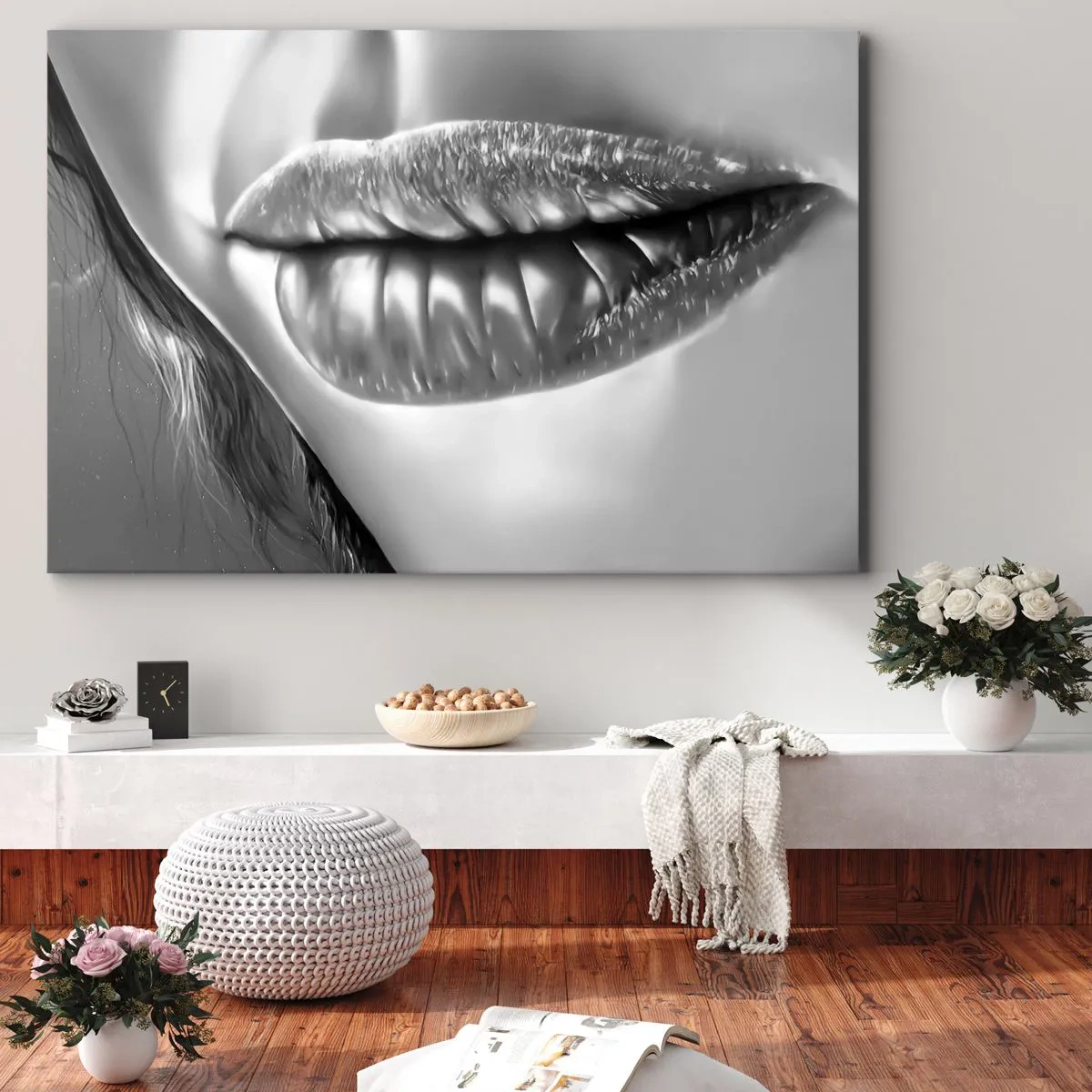 Obraz na plátně - Černobílý detailní záběr ženských rtů s lesklým efektem a detaily. - 70x50cm - Vím, na co myslíš… - Moderní nástěnná dekorace do obývacího pokoje a ložnice ARTTOR