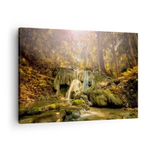 Obraz na plátně - Lesní vodopád v paprscích slunce, obklopený zelení - 70x50cm - Lesní vodopád v zelené - Moderní nástěnná dekorace do obývacího pokoje a ložnice ARTTOR