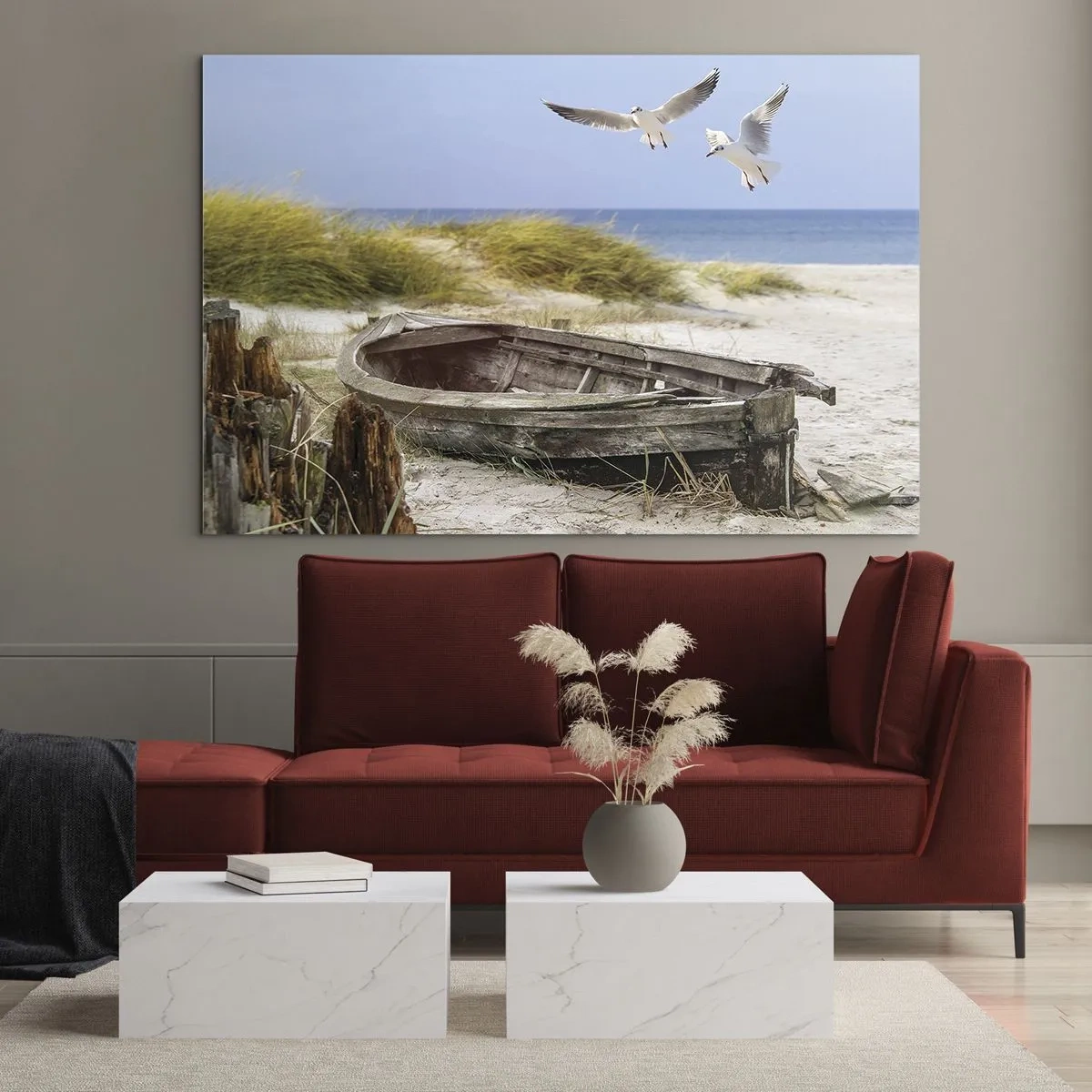 Obraz na skle - Dřevěná loď na pláži s racky za letu - 70x50cm - Větrem ozářené - Moderní nástěnná dekorace do obývacího pokoje a ložnice ARTTOR