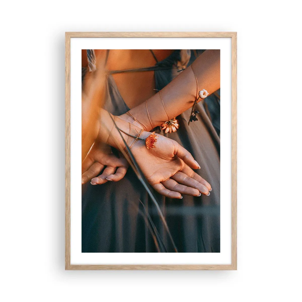 Plakát v rámu světlý dub - Propojená s přírodou - 50x70 cm