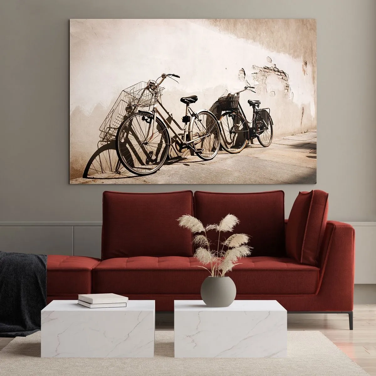 Obraz na skle - Retro kola opřená o starou zeď - 70x50cm - Nezapomenutelné kouzlo minulosti - Moderní nástěnná dekorace do obývacího pokoje a ložnice ARTTOR