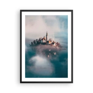 Plakát v černém rámu - Kostel na ostrově obklopeném mlhou a vodou - 50x70cm - Ostrov snů - Moderní nástěnná dekorace do obývacího pokoje a ložnice ARTTOR