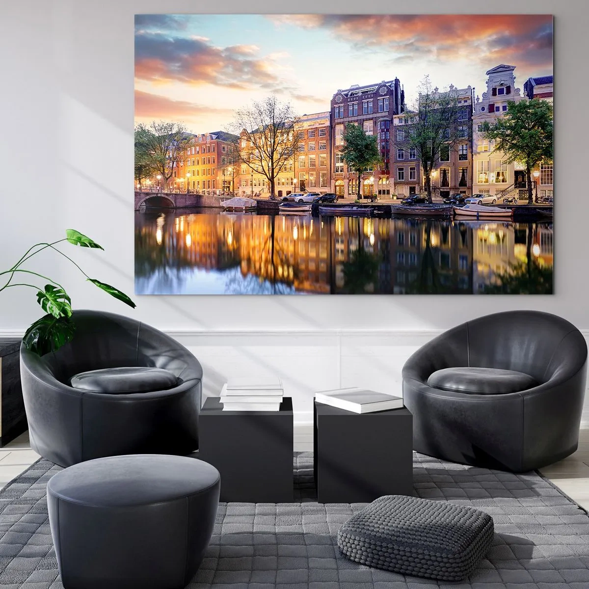 Obraz na skle - Amsterdamský kanál při západu slunce s odrazem ve vodě - 70x50cm - Zdrženlivá a vyrovnaná nizozemská krása - Moderní nástěnná dekorace do obývacího pokoje a ložnice ARTTOR