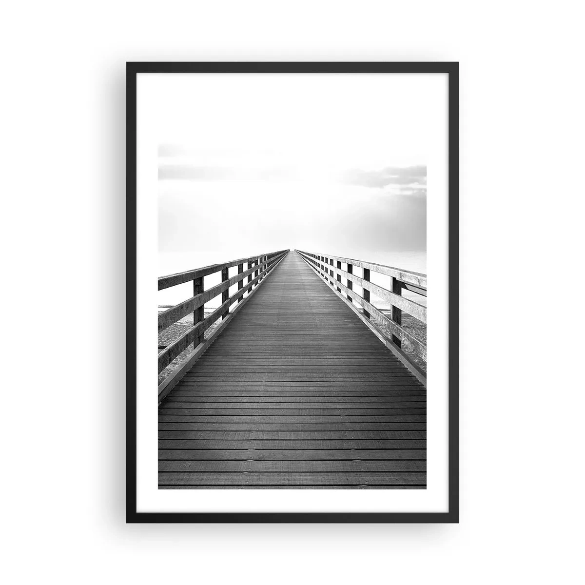 Plakát v černém rámu - Černobílý most vedoucí do nekonečna - 50x70cm - Do dálky… - Moderní nástěnná dekorace do obývacího pokoje a ložnice ARTTOR