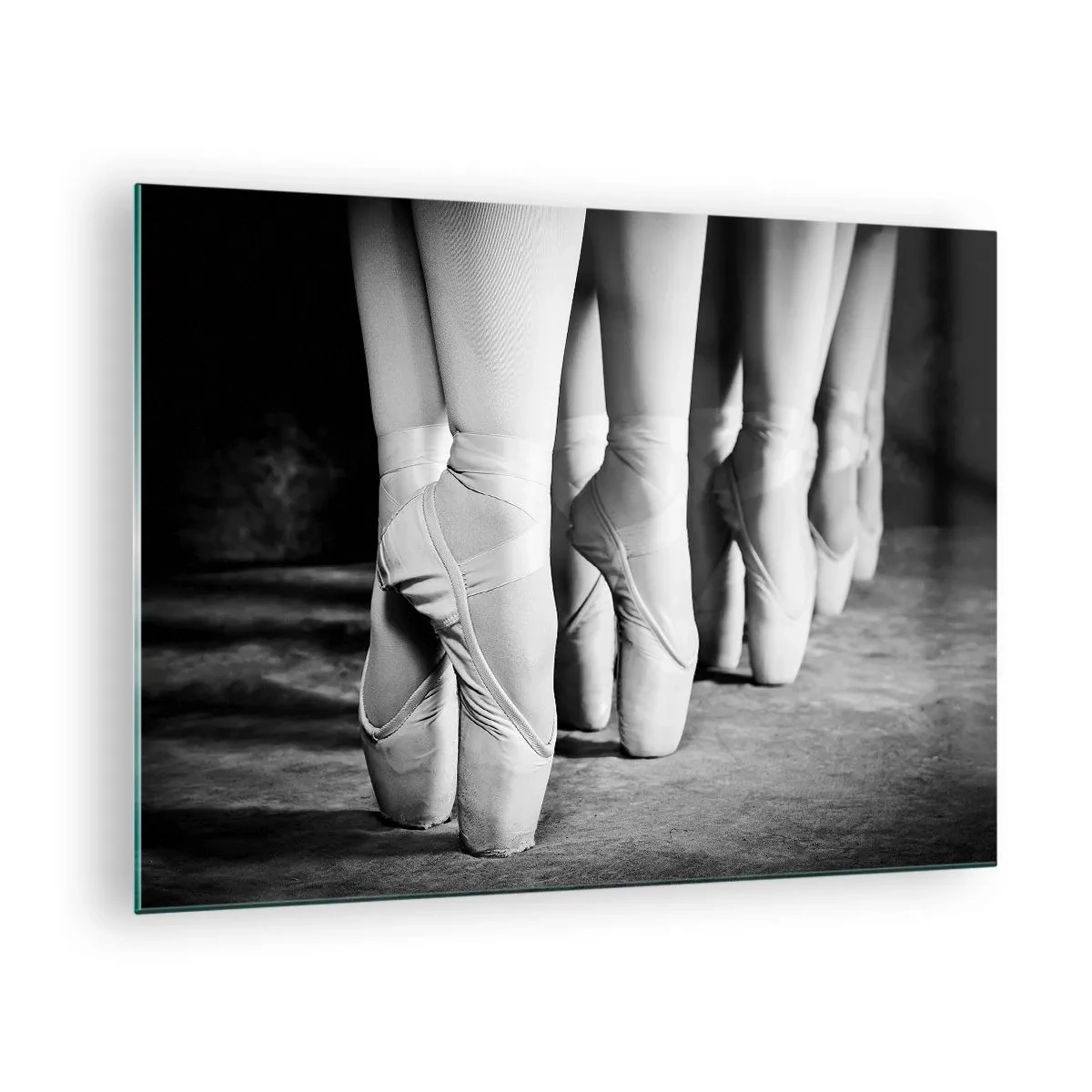 Obraz na skle - Baleríny na špičkách v černobílém prostředí - 70x50cm - Společně, lehce - Moderní nástěnná dekorace do obývacího pokoje a ložnice ARTTOR
