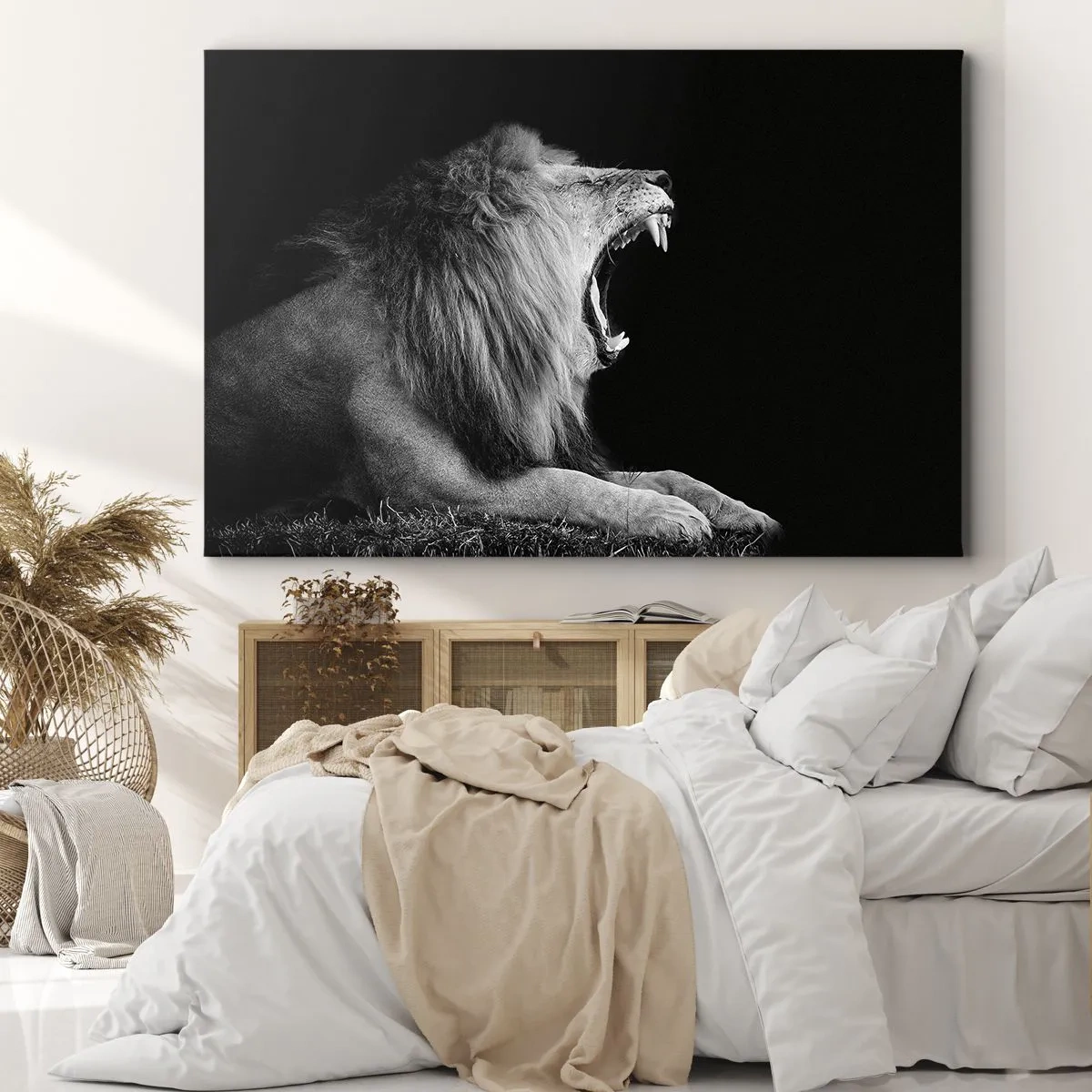 Obraz na plátně - Řvoucí lev na černém pozadí v černobílých tónech - 70x50cm - Bez nejmenších pochyb - Moderní nástěnná dekorace do obývacího pokoje a ložnice ARTTOR