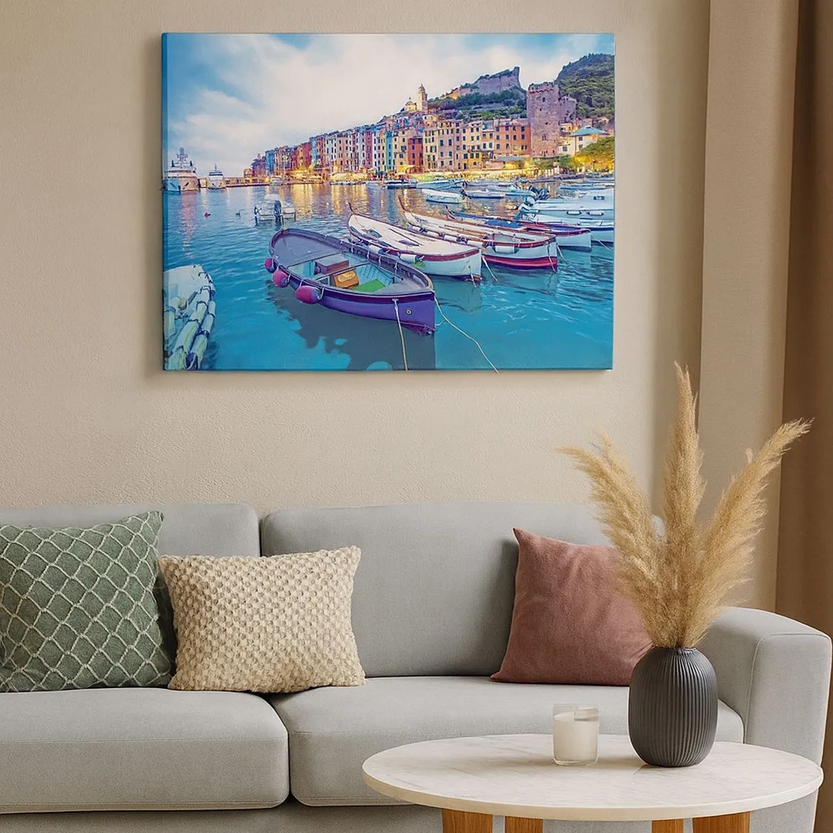 Obraz na plátně - Barevné přímořské město s loděmi v přístavu - 70x50cm - Barevný večer v přístavu - Moderní nástěnná dekorace do obývacího pokoje a ložnice ARTTOR