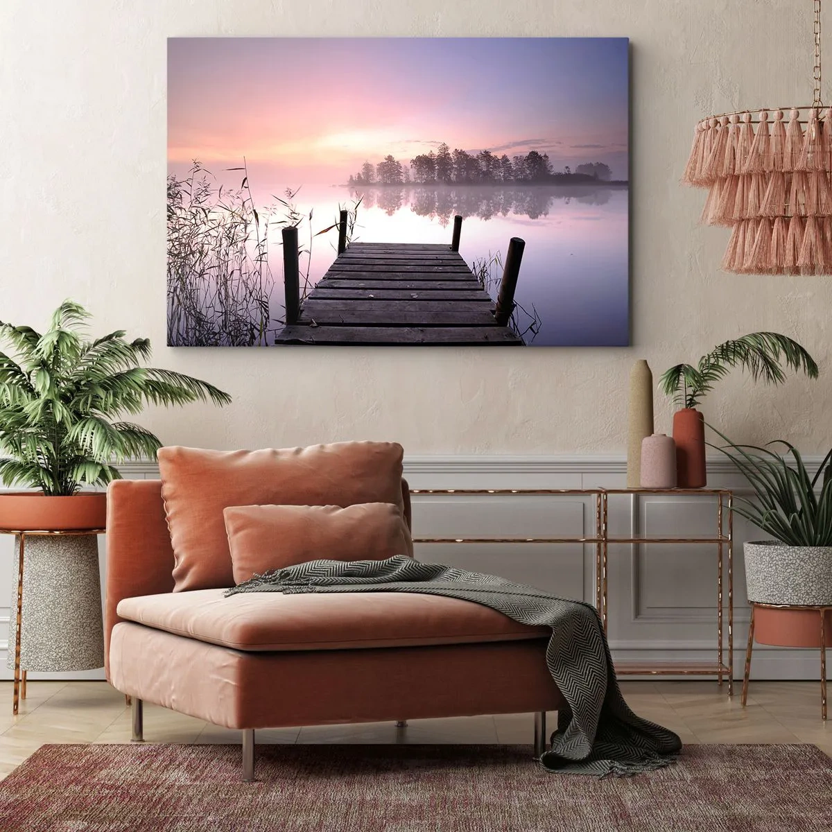 Obraz na plátně - Molo u jezera za úsvitu s mlhou a pastelovou oblohou - 70x50cm - Z liliové mlhy… - Moderní nástěnná dekorace do obývacího pokoje a ložnice ARTTOR