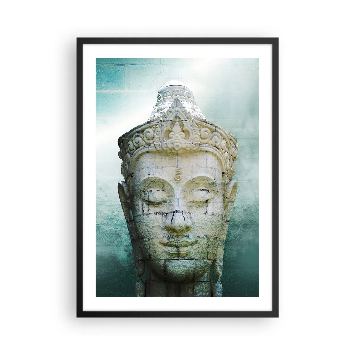 Plakát v černém rámu - Socha Buddhy na pozadí jemných odstínů zelené - 50x70cm - Hledajíc světlo - Moderní nástěnná dekorace do obývacího pokoje a ložnice ARTTOR