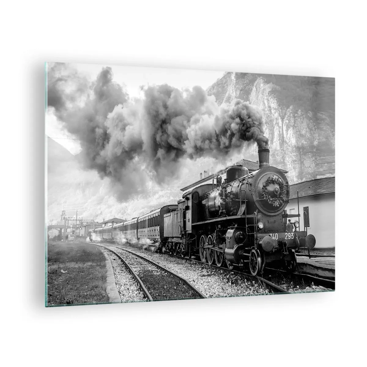 Obraz na skle - Starý parní vlak v horské krajině - 70x50cm - Stojí na nádraží… - Moderní nástěnná dekorace do obývacího pokoje a ložnice ARTTOR