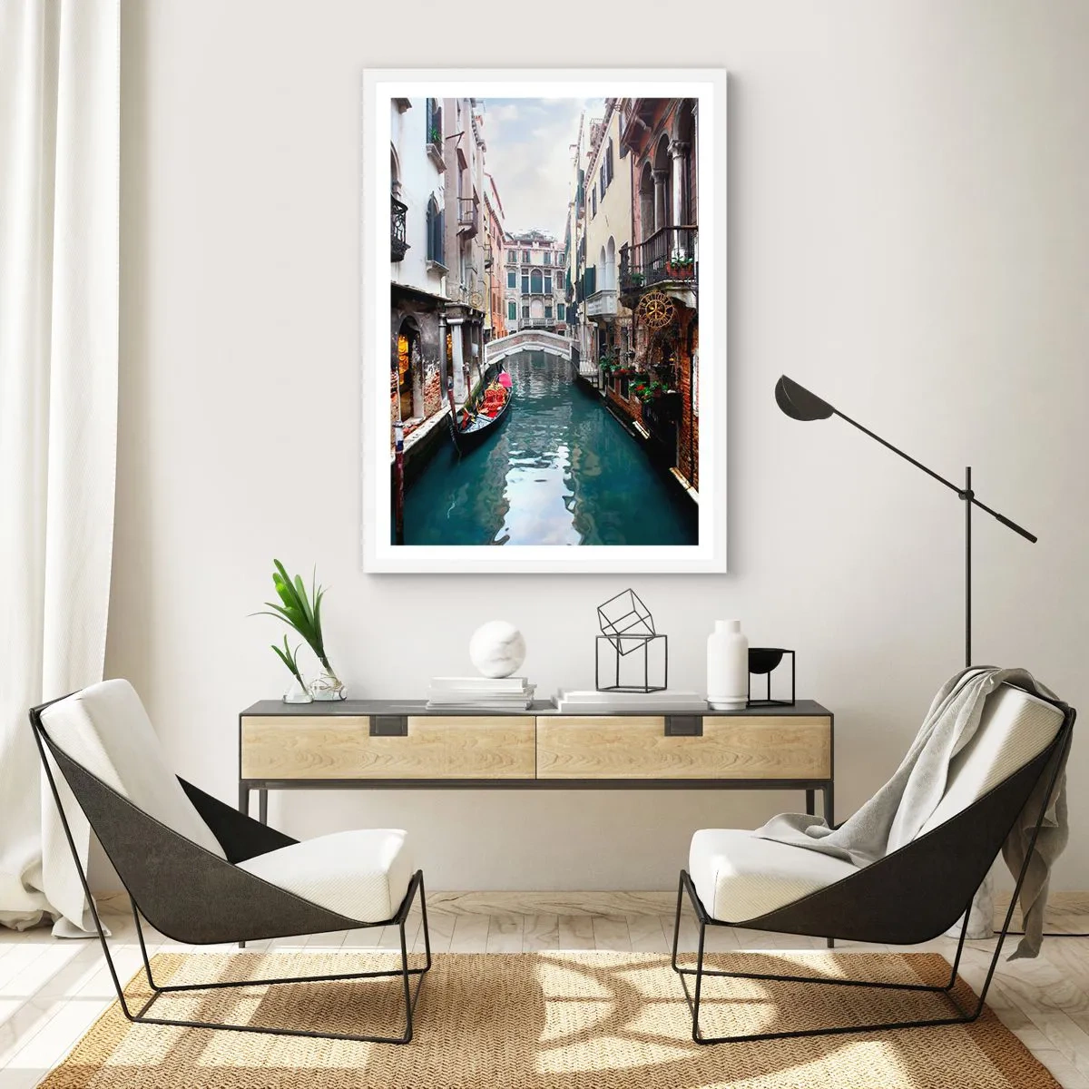 Plakát v bílém rámu - Benátská krajina s gondolou a můstkem - 50x70 cm