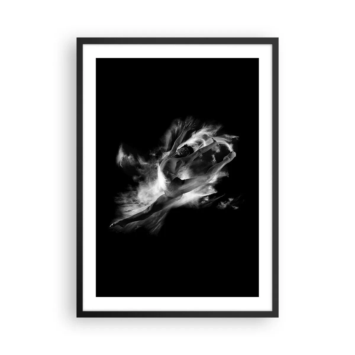Plakát v černém rámu - Tanečník v dynamickém pohybu na černém pozadí - 50x70cm - Zastaven za letu - Moderní nástěnná dekorace do obývacího pokoje a ložnice ARTTOR