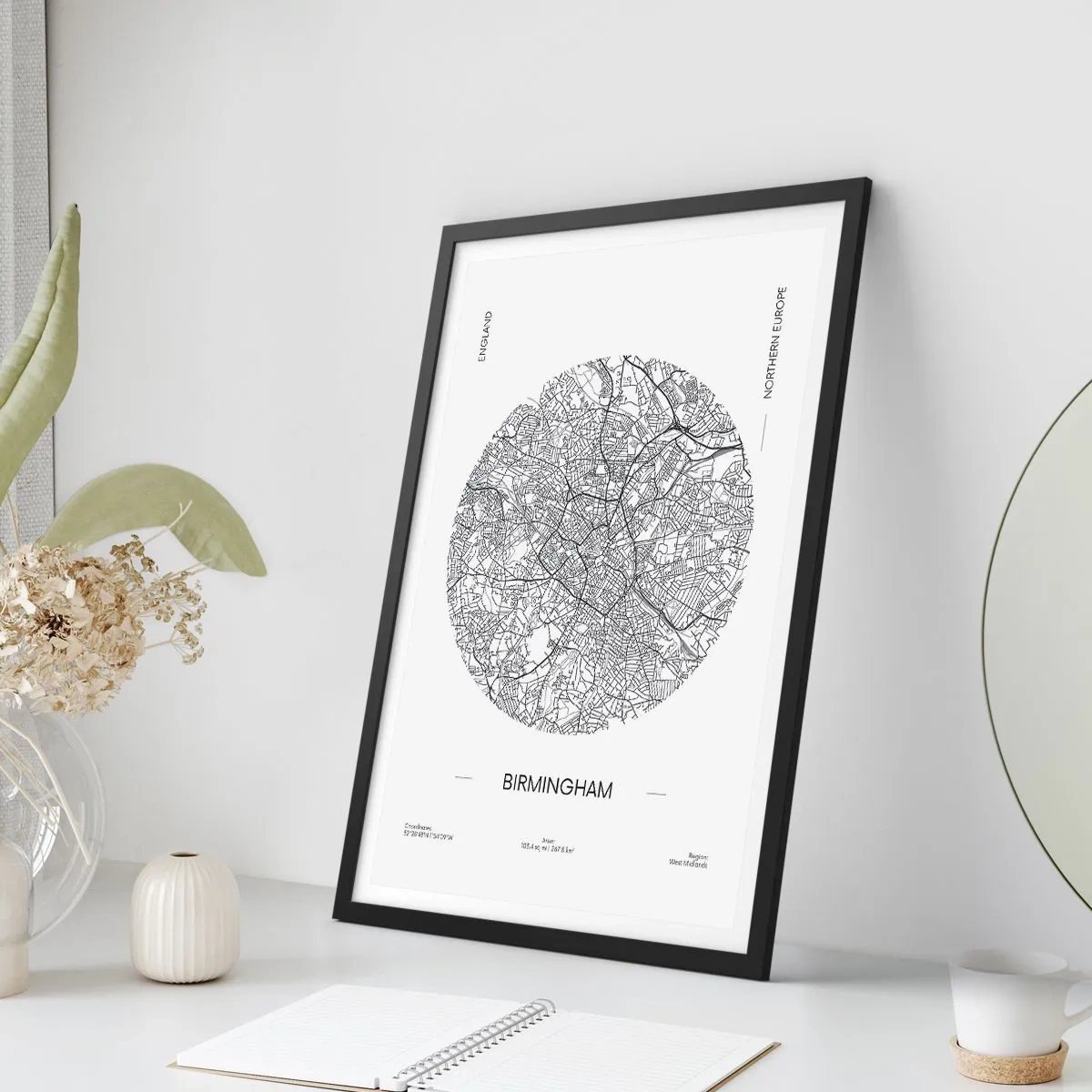 Plakát v černém rámu - Minimalistická černobílá mapa Birminghamu - 50x70cm - Anatomie Birminghamu - Moderní nástěnná dekorace do obývacího pokoje a ložnice ARTTOR