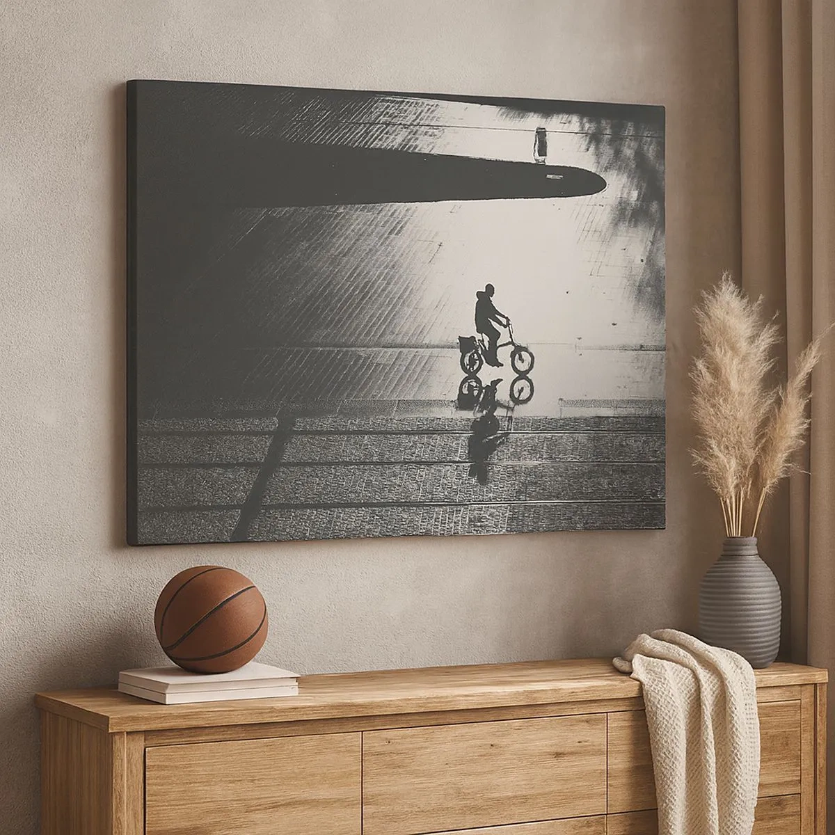 Obraz na plátně - Černá a bílá silueta cyklisty na mokré ulici - 70x50cm - Dopředu, přes město - Moderní nástěnná dekorace do obývacího pokoje a ložnice ARTTOR
