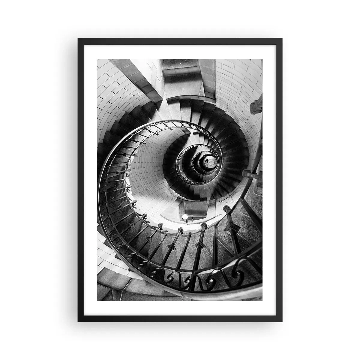 Plakát v černém rámu - Točité schodiště v černobílé perspektivě - 50x70cm - Jen výš a výš - Moderní nástěnná dekorace do obývacího pokoje a ložnice ARTTOR
