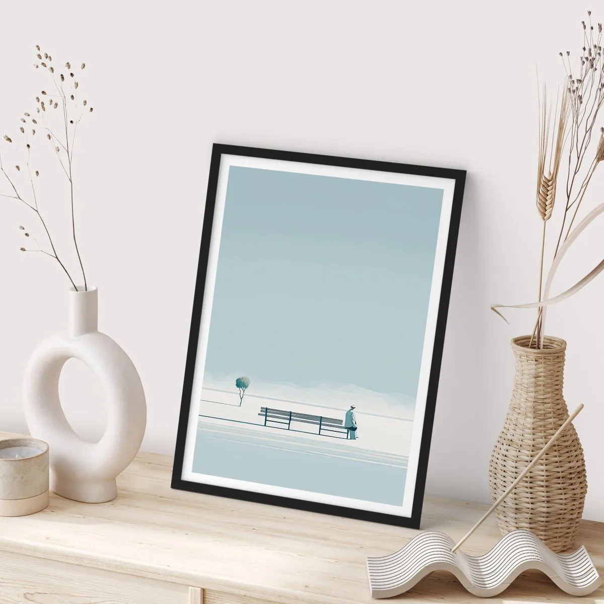 Plakát v černém rámu - Osoba sedící na lavičce v minimalistické, klidné krajině. - 50x70cm - Ano, čekám. - Moderní nástěnná dekorace do obývacího pokoje a ložnice ARTTOR