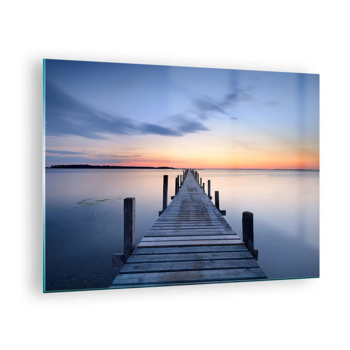 Obraz na skle - Dřevěné molo nad klidným jezerem při západu slunce - 70x50cm - Klid příjemného soumraku - Moderní nástěnná dekorace do obývacího pokoje a ložnice ARTTOR