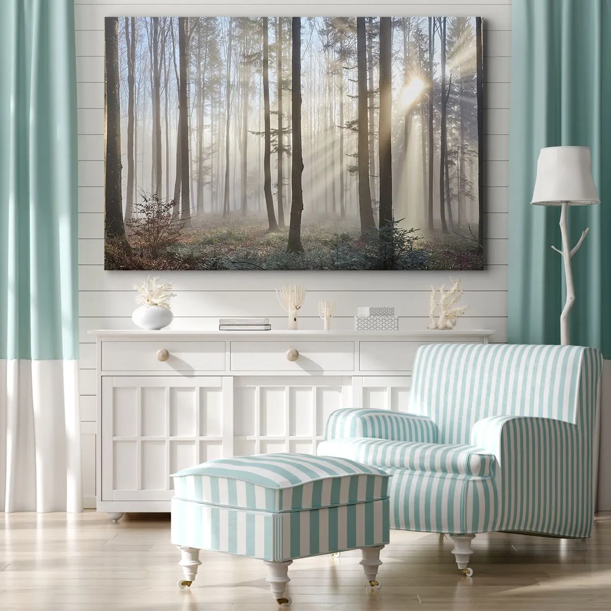 Obraz na plátně - Les v lehké mlze s paprsky slunce prosvítajícími skrz stromy - 70x50cm - Mlha se také vzbudila - Moderní nástěnná dekorace do obývacího pokoje a ložnice ARTTOR