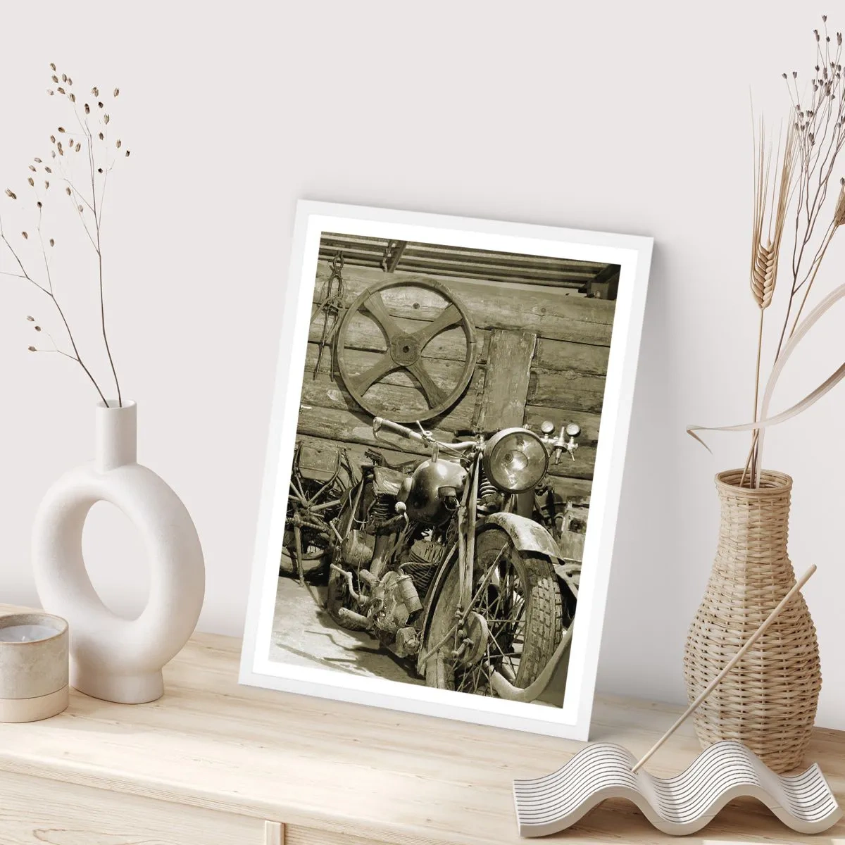 Plakát v bílém rámu - V kůlně strýce Vládi - 61x91 cm