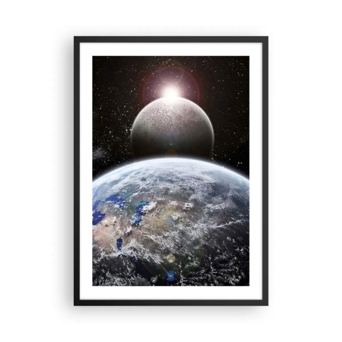 Plakát v černém rámu - Planety Země a Měsíc ve vesmíru - 50x70cm - Vesmírná krajina - východ slunce - Moderní nástěnná dekorace do obývacího pokoje a ložnice ARTTOR
