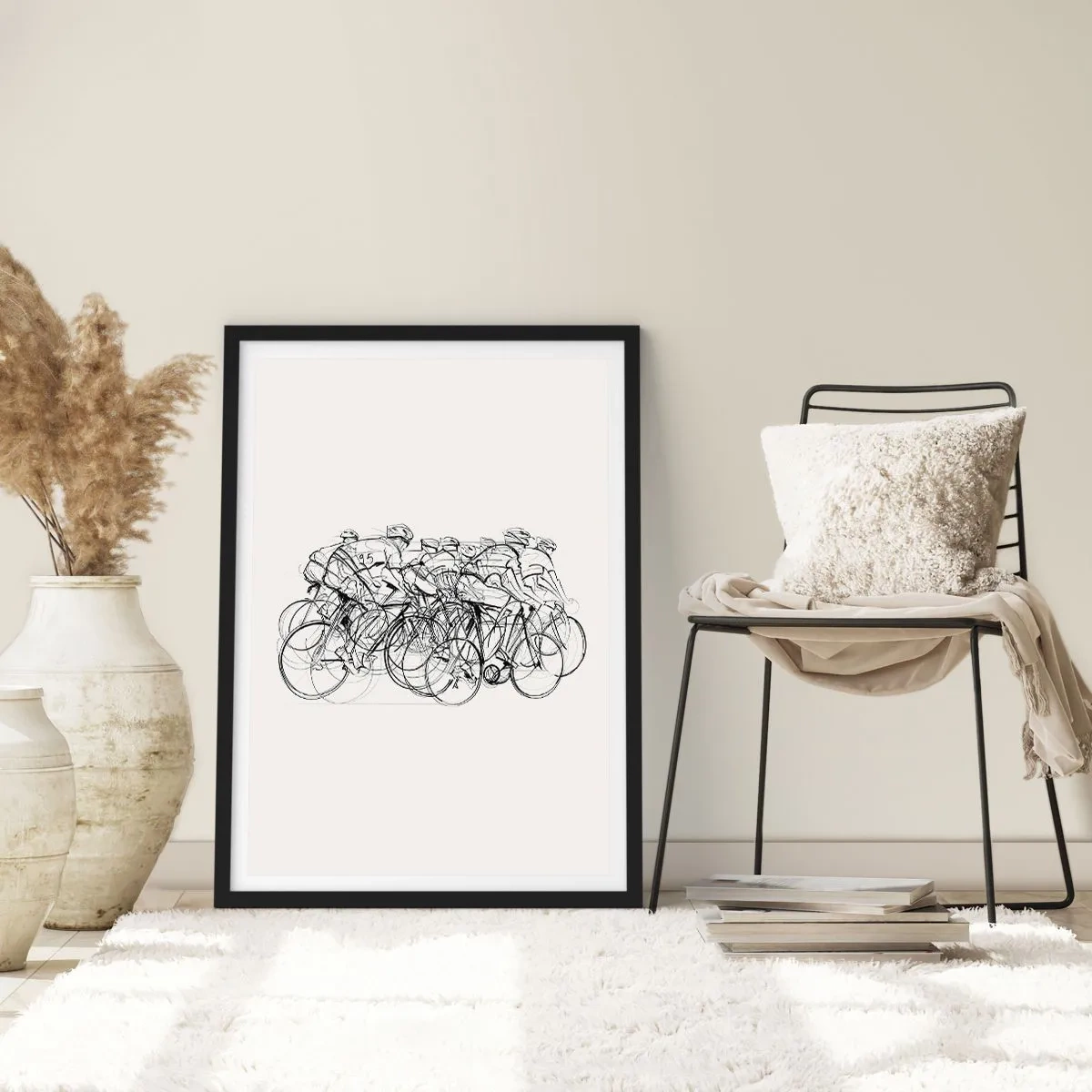 Plakát v černém rámu - Skica cyklistů závodících na minimalistickém pozadí - 50x70cm - Společně v týmu - Moderní nástěnná dekorace do obývacího pokoje a ložnice ARTTOR