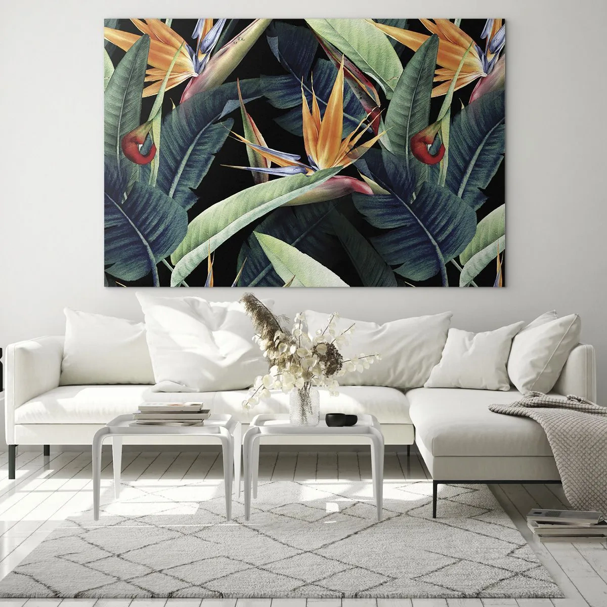 Obraz na skle - Květy Strelitzia a tropické listy na černém pozadí - 70x50cm - Plamenné květy tropů - Moderní nástěnná dekorace do obývacího pokoje a ložnice ARTTOR