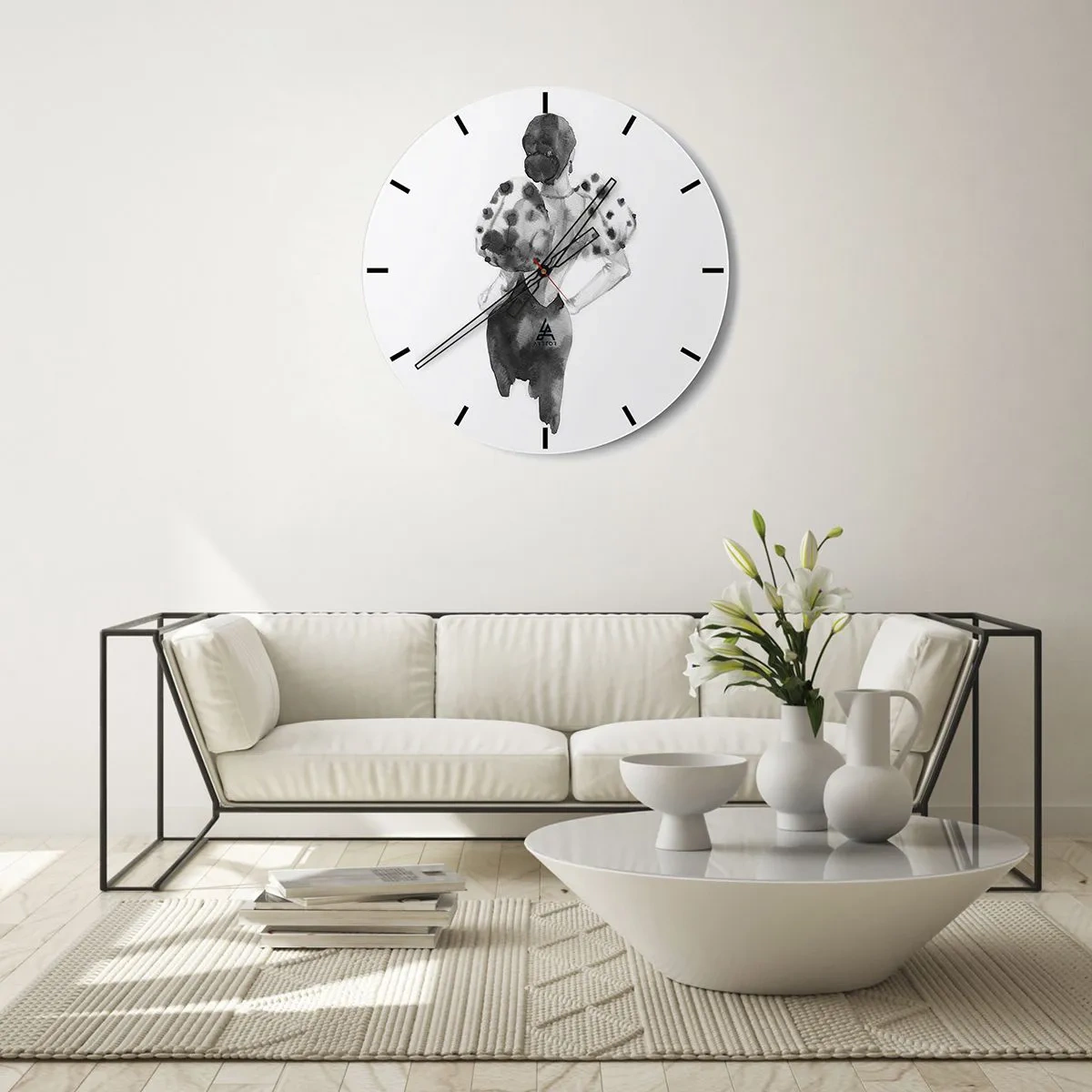 Nástěnné hodiny - Černobílá ilustrace ženy v elegantních šatech - 30x30cm - Prošla kolem - Moderní nástěnná dekorace do obývacího pokoje, kuchyně a ložnice ARTTOR