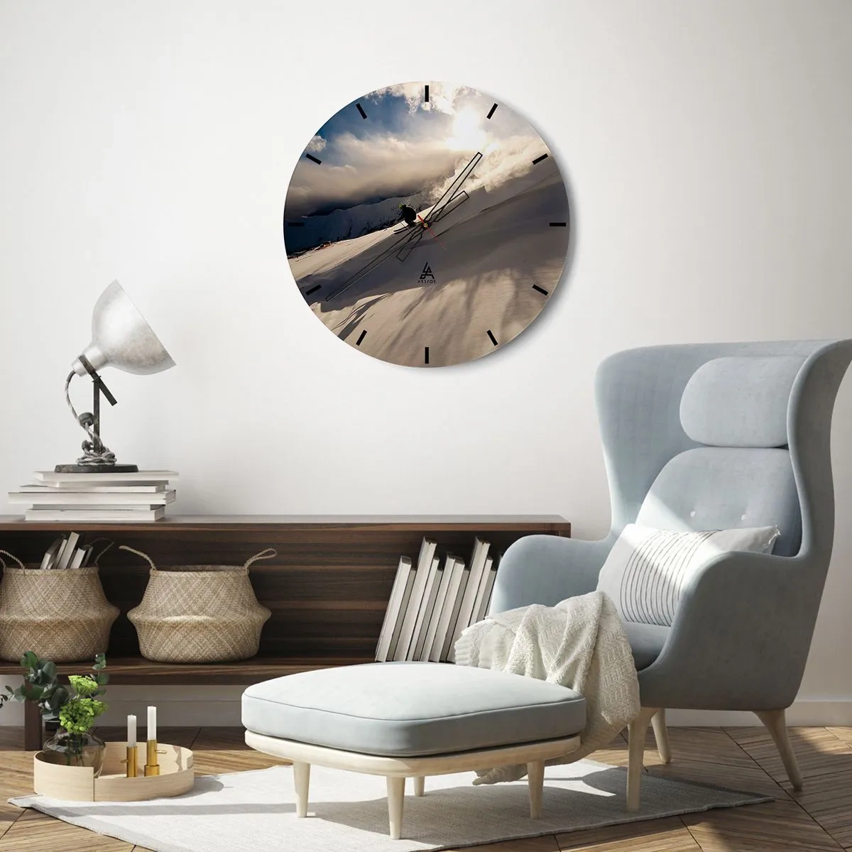 Nástěnné hodiny - Lyžař na zasněženém svahu na slunci - 30x30cm - Přijatá výzva hor - Moderní nástěnná dekorace do obývacího pokoje, kuchyně a ložnice ARTTOR