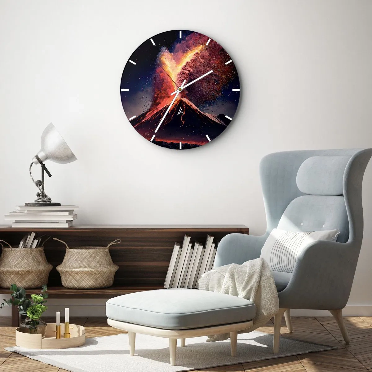 Nástěnné hodiny - Sopečná erupce s fontánou ohně a kouře na nočním pozadí - 30x30cm - Krása a hrůza - Moderní nástěnná dekorace do obývacího pokoje, kuchyně a ložnice ARTTOR