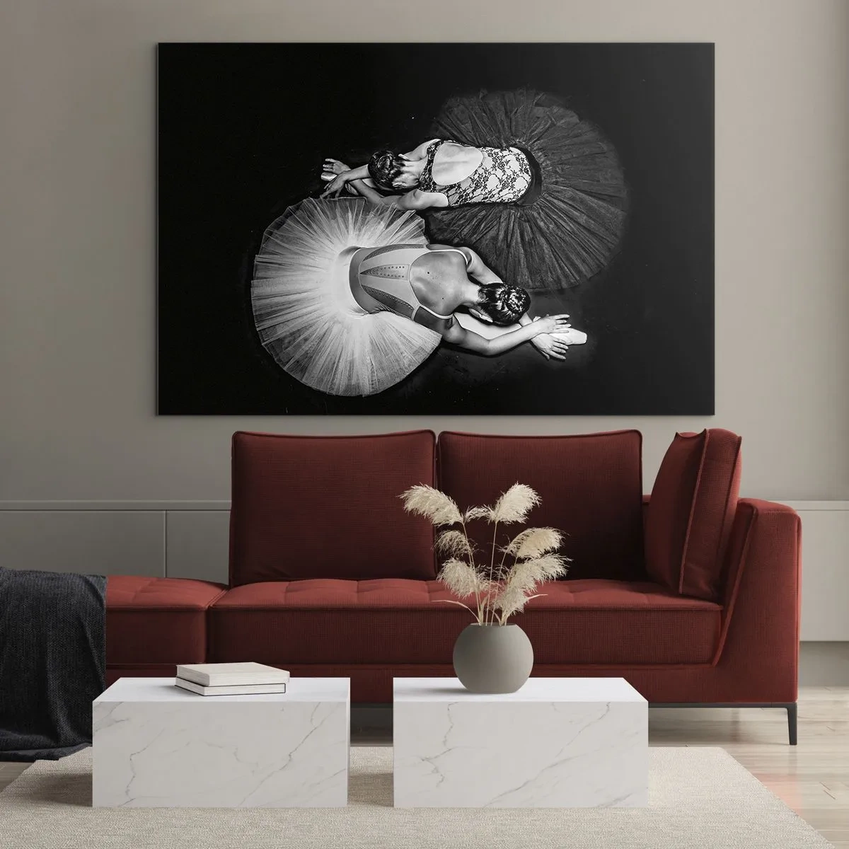 Obraz na skle - Dvě baletky v klidové póze v černobílých sukénkách - 70x50cm - Jin a jang – dokonalá rovnováha - Moderní nástěnná dekorace do obývacího pokoje a ložnice ARTTOR
