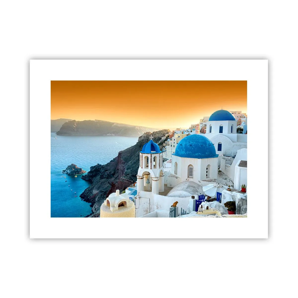 Plakát - Santorini - přitulené ke skalám - 40x30 cm