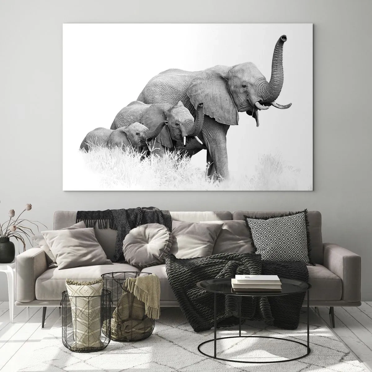 Obraz na skle - Rodina černých a bílých slonů v přírodě - 70x50cm - Jedna, dvě, tři - Moderní nástěnná dekorace do obývacího pokoje a ložnice ARTTOR