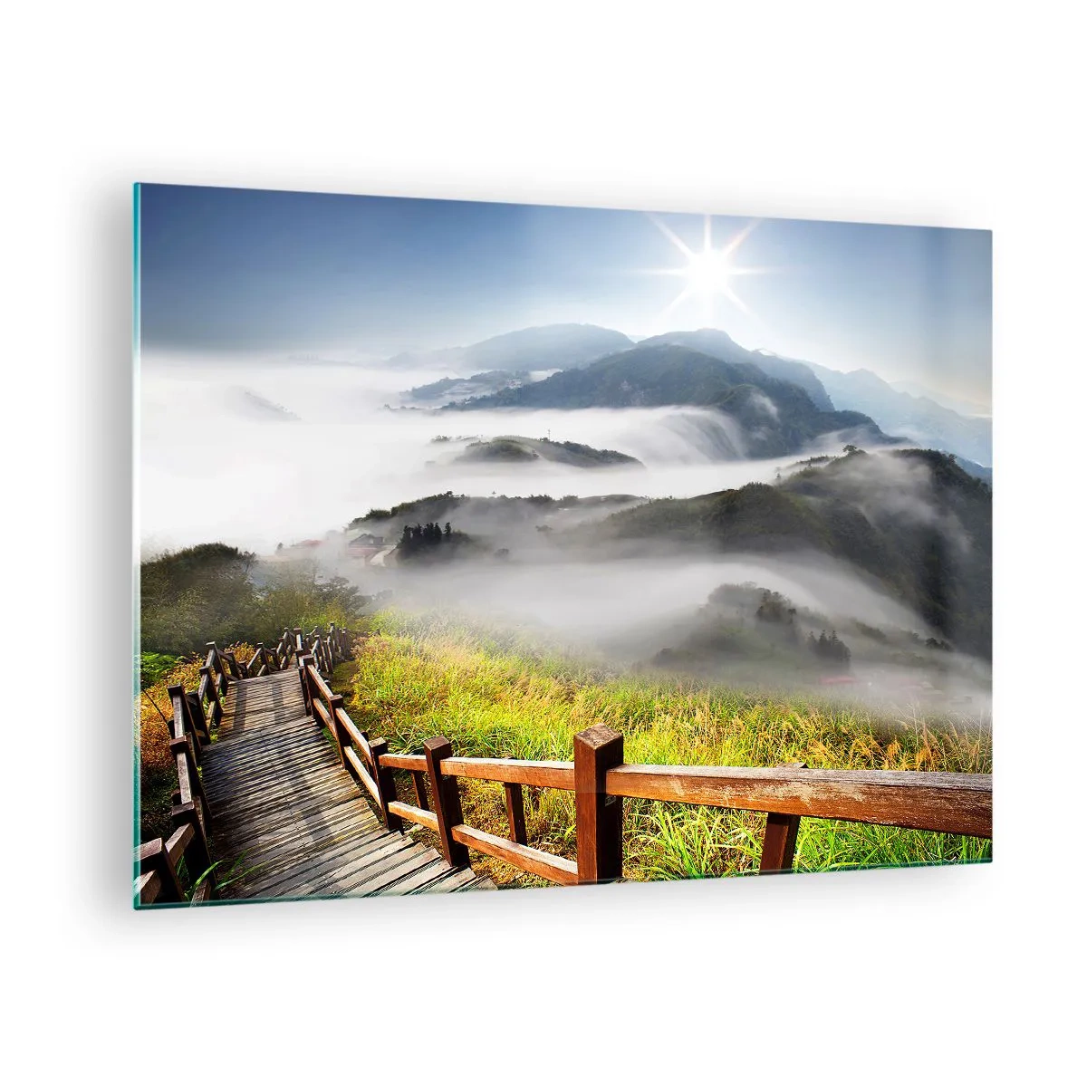 Obraz na skle - Horská krajina s mlhou a dřevěnou cestou při východu slunce - 70x50cm - Utkané ze záře a mlhy - Moderní nástěnná dekorace do obývacího pokoje a ložnice ARTTOR