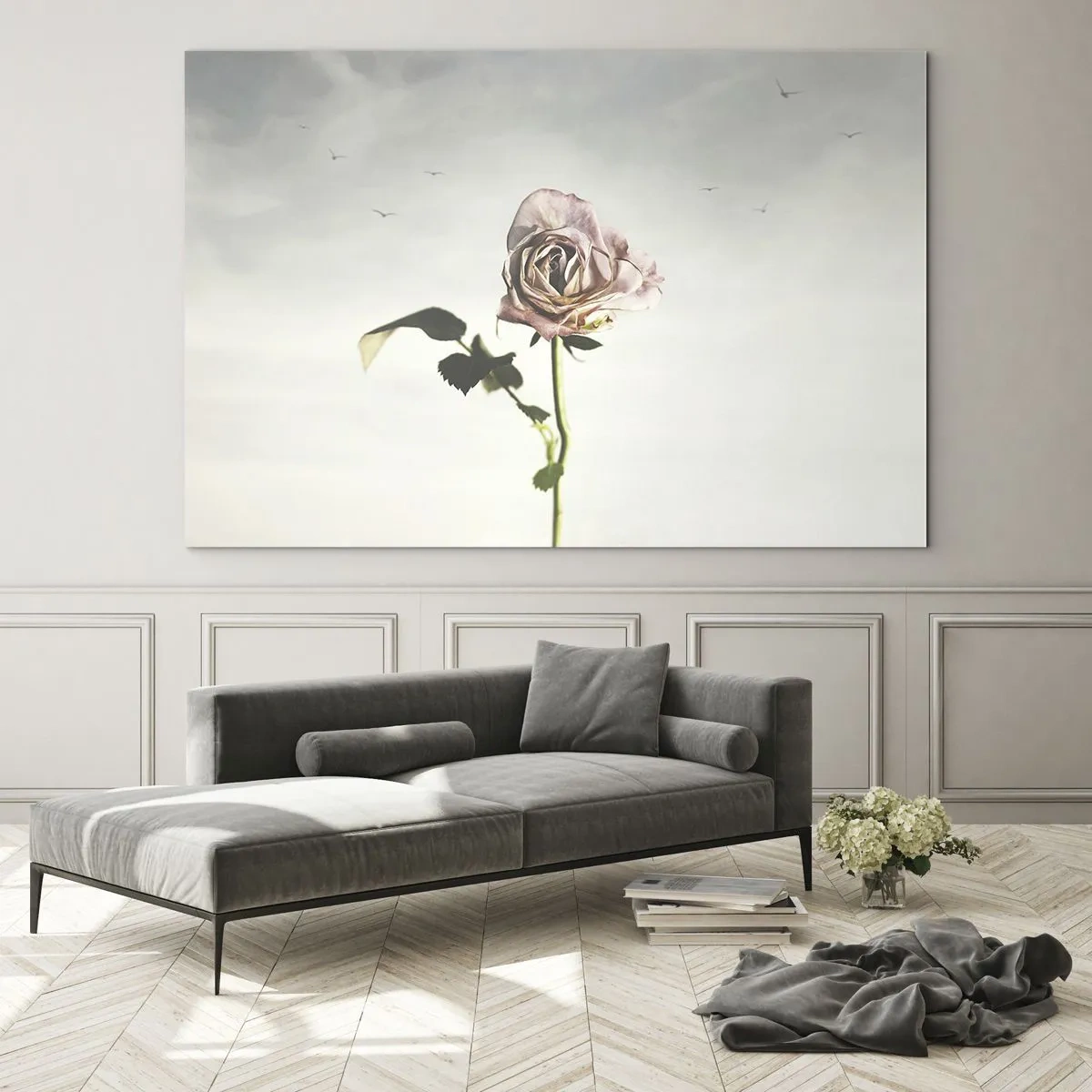 Obraz na skle - Křehká růže proti obloze s letícími ptáky - 70x50cm - Vítání jara - Moderní nástěnná dekorace do obývacího pokoje a ložnice ARTTOR