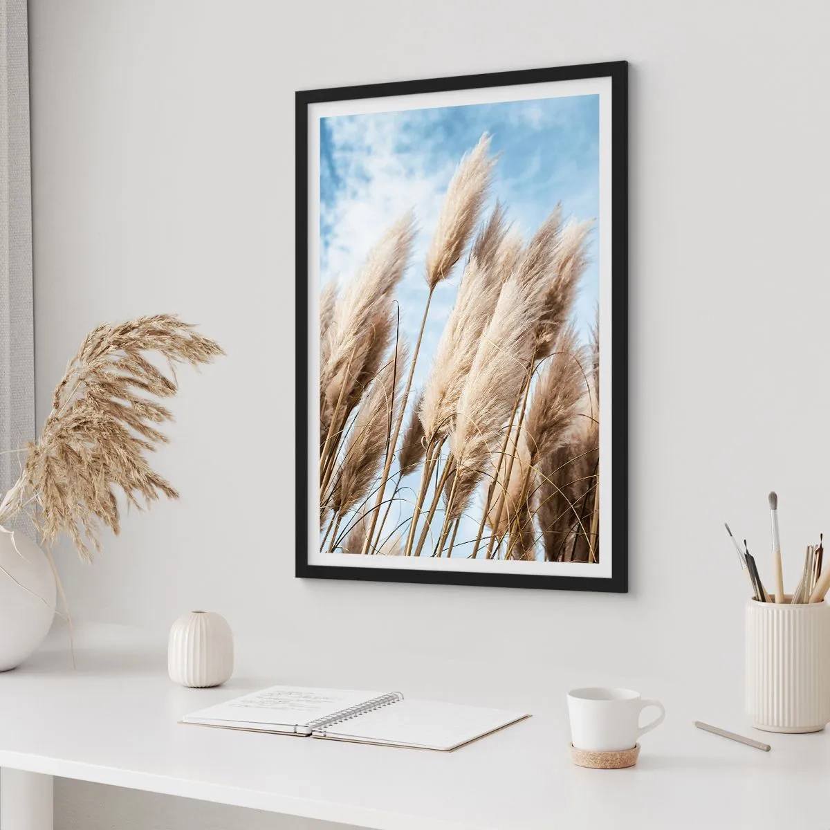 Plakát v černém rámu - Pampská tráva proti obloze - 50x70cm - Slunečné a větrné pohlazení - Moderní nástěnná dekorace do obývacího pokoje a ložnice ARTTOR