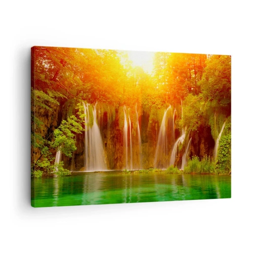 Obraz na plátně - Vodopády obklopené zelení v záři zapadajícího slunce - 70x50cm - Na sluncí a ve stínu - Moderní nástěnná dekorace do obývacího pokoje a ložnice ARTTOR