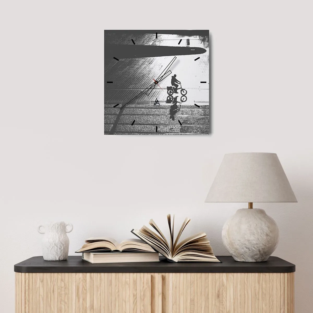 Nástěnné hodiny - Dopředu, přes město - 30x30 cm