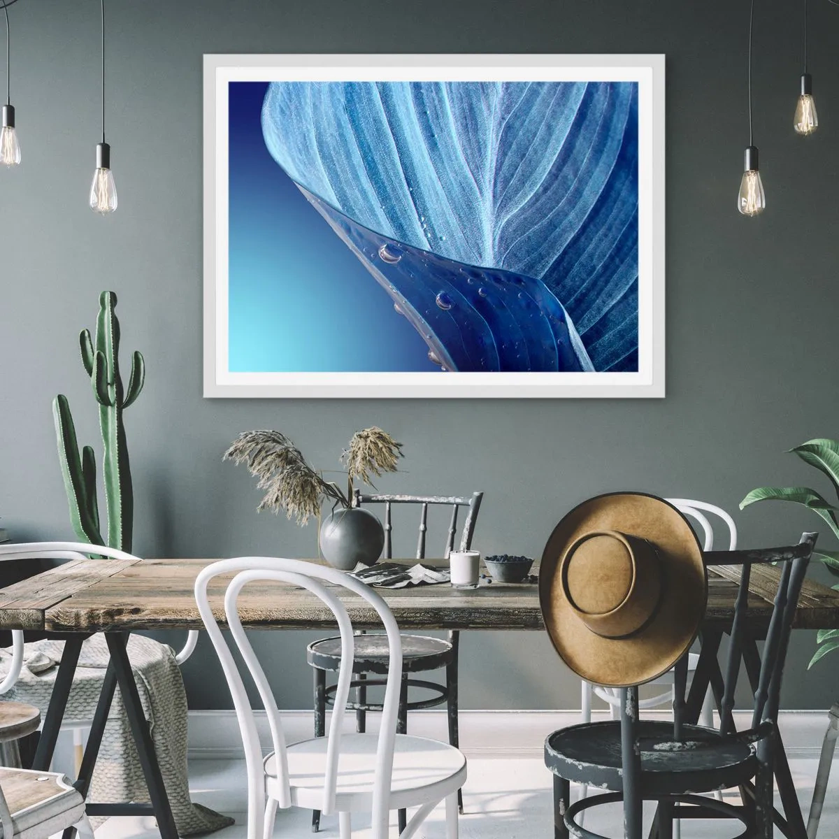 Plakát v bílém rámu - Skryté kapky modři - 100x70 cm