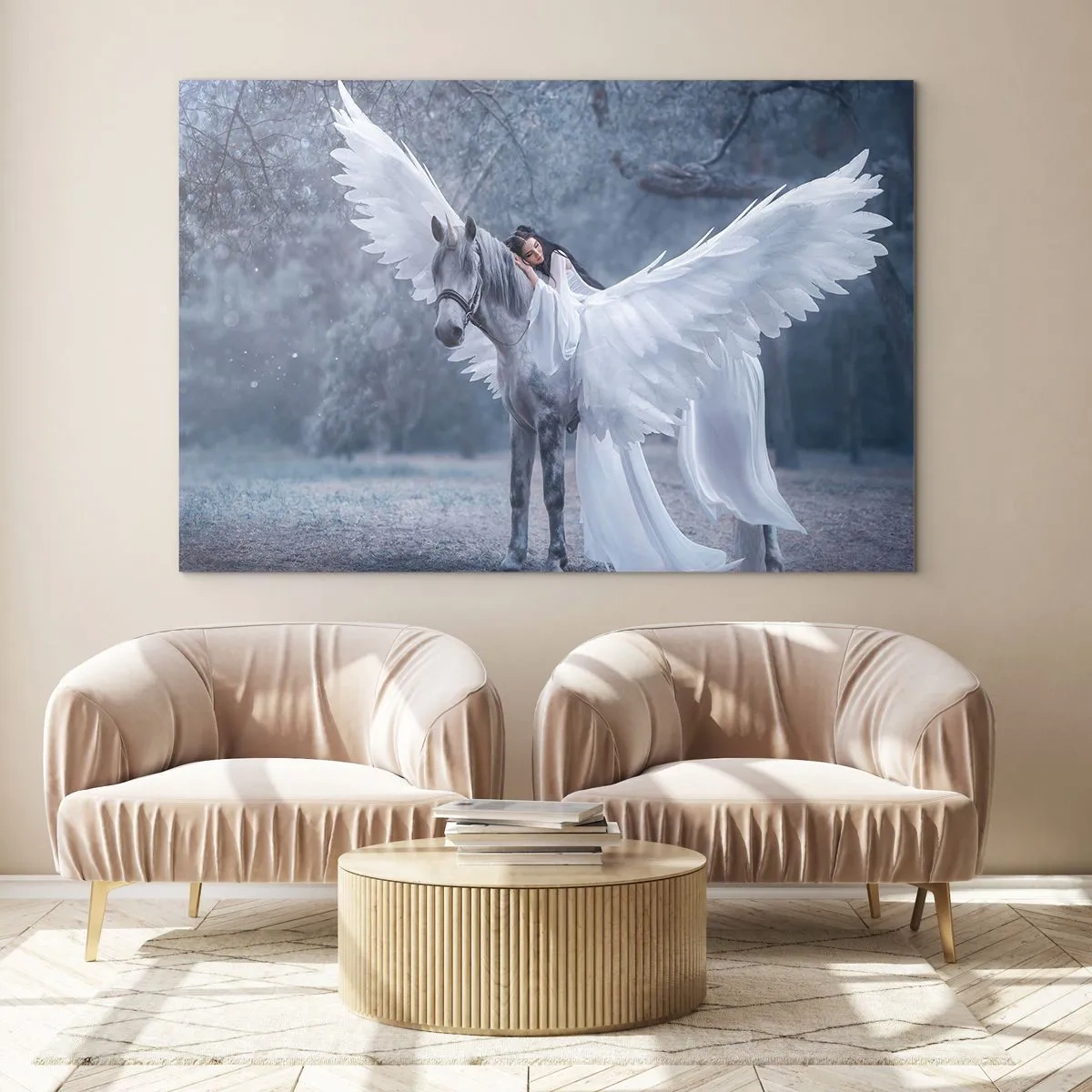 Obraz na skle - Pegas s bílými křídly a žena v šatech v mystickém lese - 70x50cm - Nadšený okamžik - Moderní nástěnná dekorace do obývacího pokoje a ložnice ARTTOR
