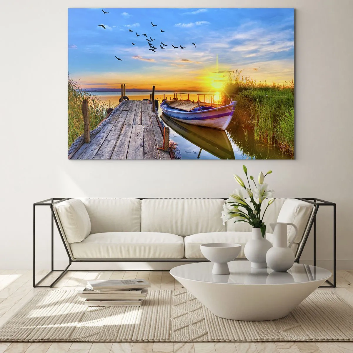 Obraz na skle - Dřevěné molo nad jezerem s lodí při východu slunce - 70x50cm - Na shledanou zítra - Moderní nástěnná dekorace do obývacího pokoje a ložnice ARTTOR