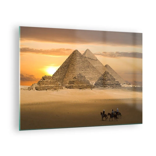 Obraz na skle - Pyramidy v Gíze při západu slunce s jezdci na koních - 70x50cm - Beze změn po tisíce let - Moderní nástěnná dekorace do obývacího pokoje a ložnice ARTTOR