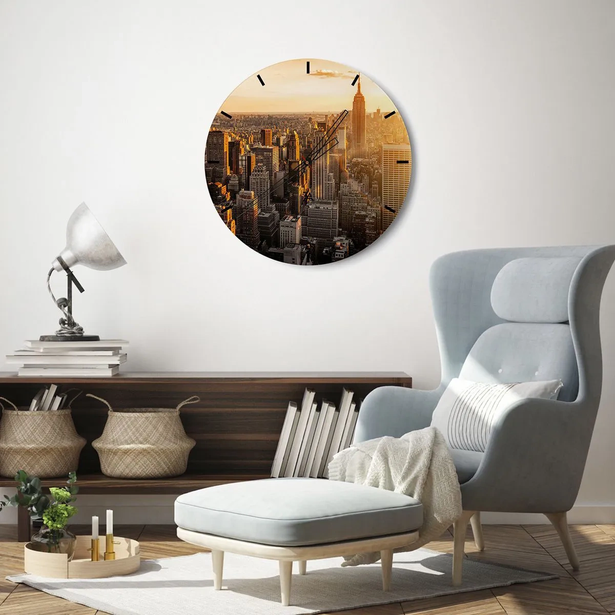 Nástěnné hodiny - Panorama newyorských mrakodrapů při západu slunce - 30x30cm - Růst na slunci - Moderní nástěnná dekorace do obývacího pokoje, kuchyně a ložnice ARTTOR
